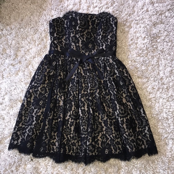 Robert Rodriguez Dresses & Skirts - Beautiful strapless dress!  DONATING SOON